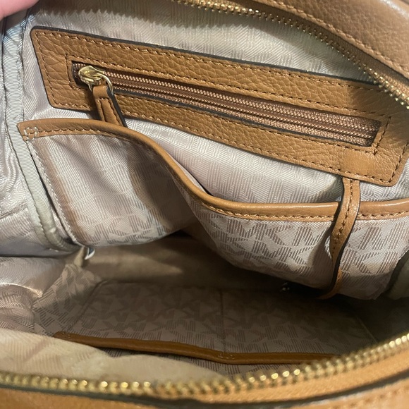 Michael Kors Rhea Medium Leather backpack - Picture 6 of 6